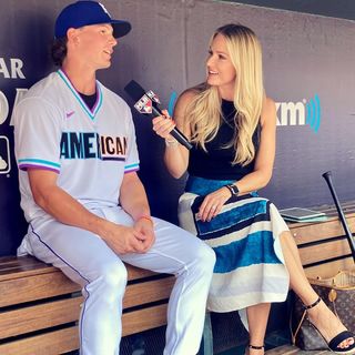 Heidi Watney feet photo 16