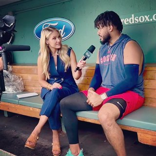 Heidi Watney feet photo 5