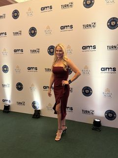 Heidi Watney feet photo 1