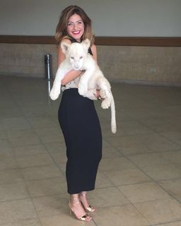 Heidy Karam feet photo thumbnail