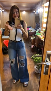 Heidy Karam feet photo thumbnail