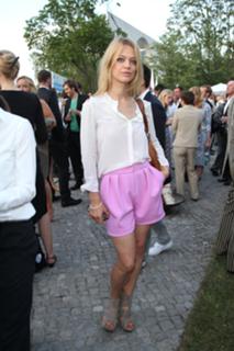 Heike Makatsch feet photo thumbnail