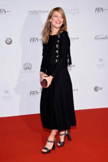 Heike Makatsch feet photo thumbnail