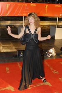 Heike Makatsch feet photo thumbnail