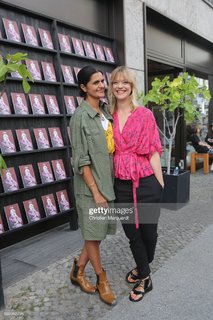 Heike Makatsch feet photo thumbnail