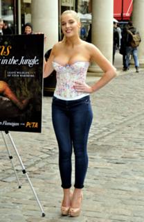 Helen Flanagan feet photo thumbnail