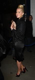 Helen Flanagan feet photo thumbnail