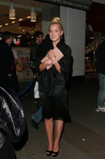 Helen Flanagan feet photo thumbnail