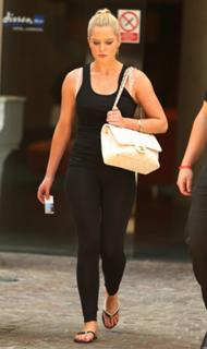 Helen Flanagan feet photo thumbnail