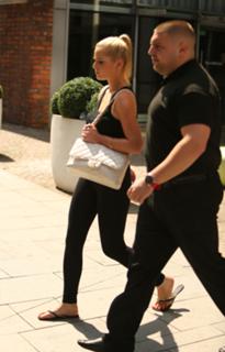 Helen Flanagan feet photo thumbnail