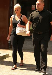 Helen Flanagan feet photo thumbnail