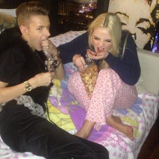 Helen Flanagan feet photo thumbnail