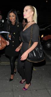 Helen Flanagan feet photo thumbnail