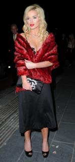 Helen Flanagan feet photo thumbnail