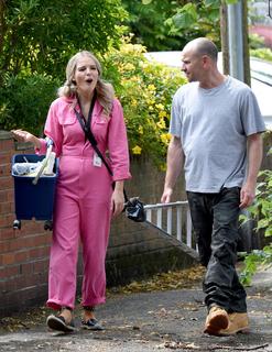 Helen Flanagan feet photo thumbnail