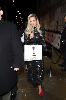 Helen Flanagan feet photo thumbnail