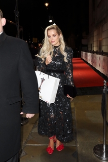 Helen Flanagan feet photo thumbnail