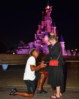 Helen Flanagan feet photo thumbnail