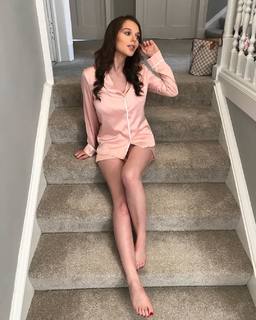 Helen Flanagan feet photo thumbnail