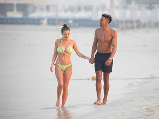 Helen Flanagan feet photo thumbnail
