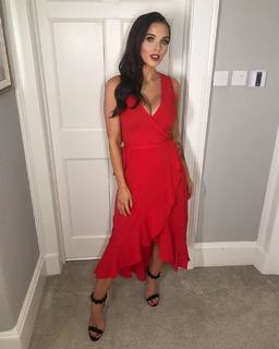 Helen Flanagan feet photo thumbnail