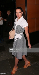 Helen Flanagan feet photo thumbnail