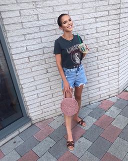 Helen Flanagan feet photo thumbnail