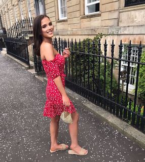 Helen Flanagan feet photo thumbnail