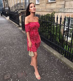Helen Flanagan feet photo thumbnail