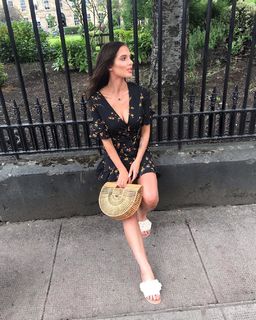 Helen Flanagan feet photo thumbnail