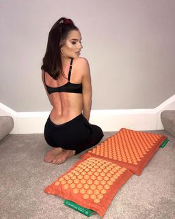 Helen Flanagan feet photo thumbnail