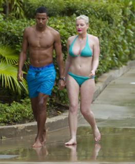 Helen Flanagan feet photo thumbnail