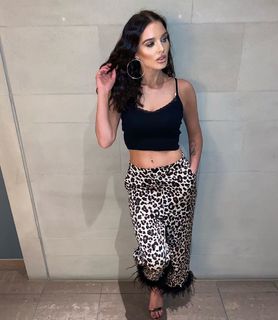 Helen Flanagan feet photo thumbnail