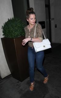 Helen Flanagan feet photo thumbnail