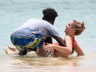 Helen Flanagan feet photo thumbnail