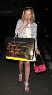 Helen Flanagan feet photo thumbnail