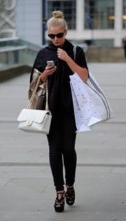 Helen Flanagan feet photo thumbnail