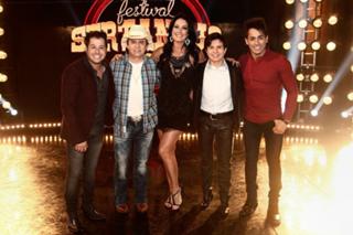 Helen Ganzarolli feet photo thumbnail