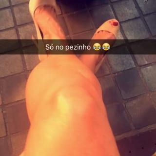 Helen Ganzarolli feet photo thumbnail