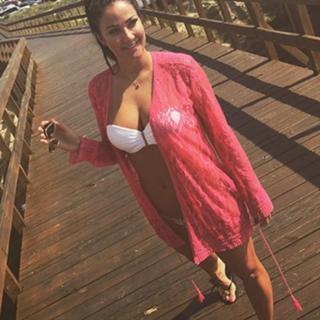 Helen Ganzarolli feet photo thumbnail