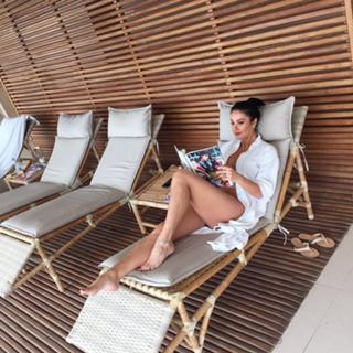 Helen Ganzarolli feet photo thumbnail