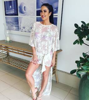 Helen Ganzarolli feet photo thumbnail