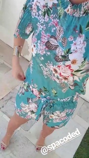 Helen Ganzarolli feet photo thumbnail