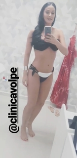 Helen Ganzarolli feet photo thumbnail