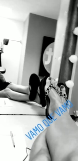 Helen Ganzarolli feet photo thumbnail