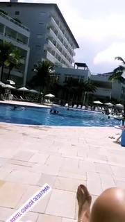 Helen Ganzarolli feet photo thumbnail