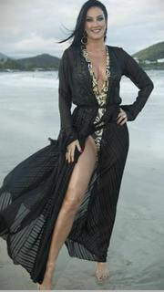 Helen Ganzarolli feet photo thumbnail