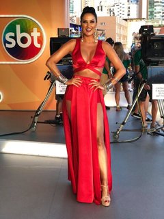 Helen Ganzarolli feet photo thumbnail