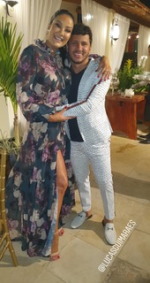 Helen Ganzarolli feet photo thumbnail