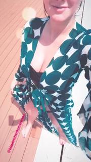 Helen Ganzarolli feet photo thumbnail